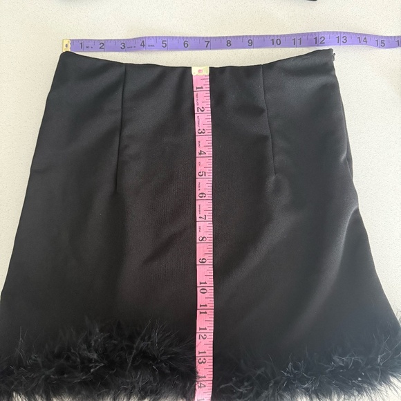 Black Faux Fur-Lined Skirt and Top Matching Set - Picture 6 of 9